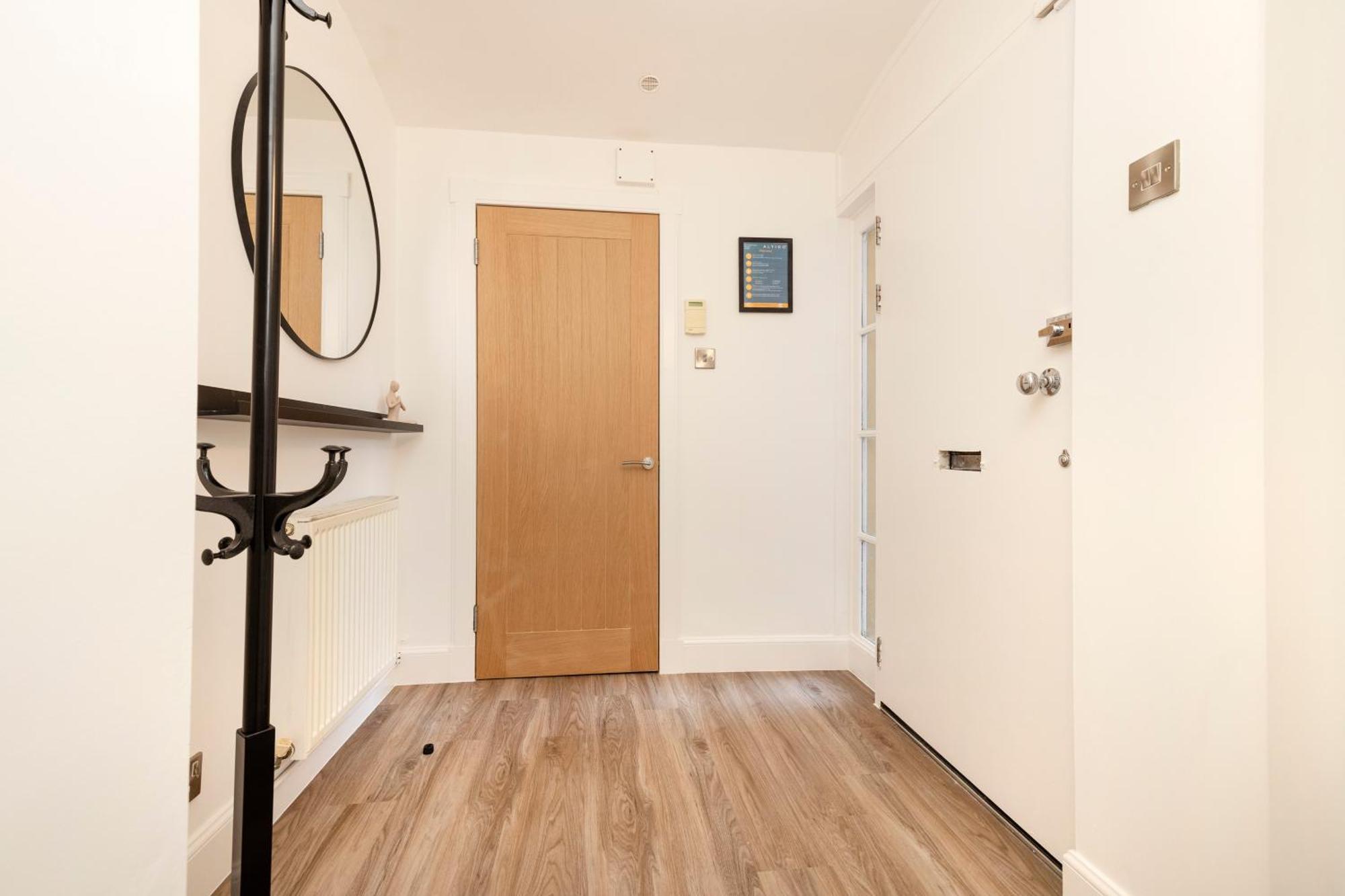 אדינבורו Joivy 3Br Flat In Haymarket With Free Parking מראה חיצוני תמונה