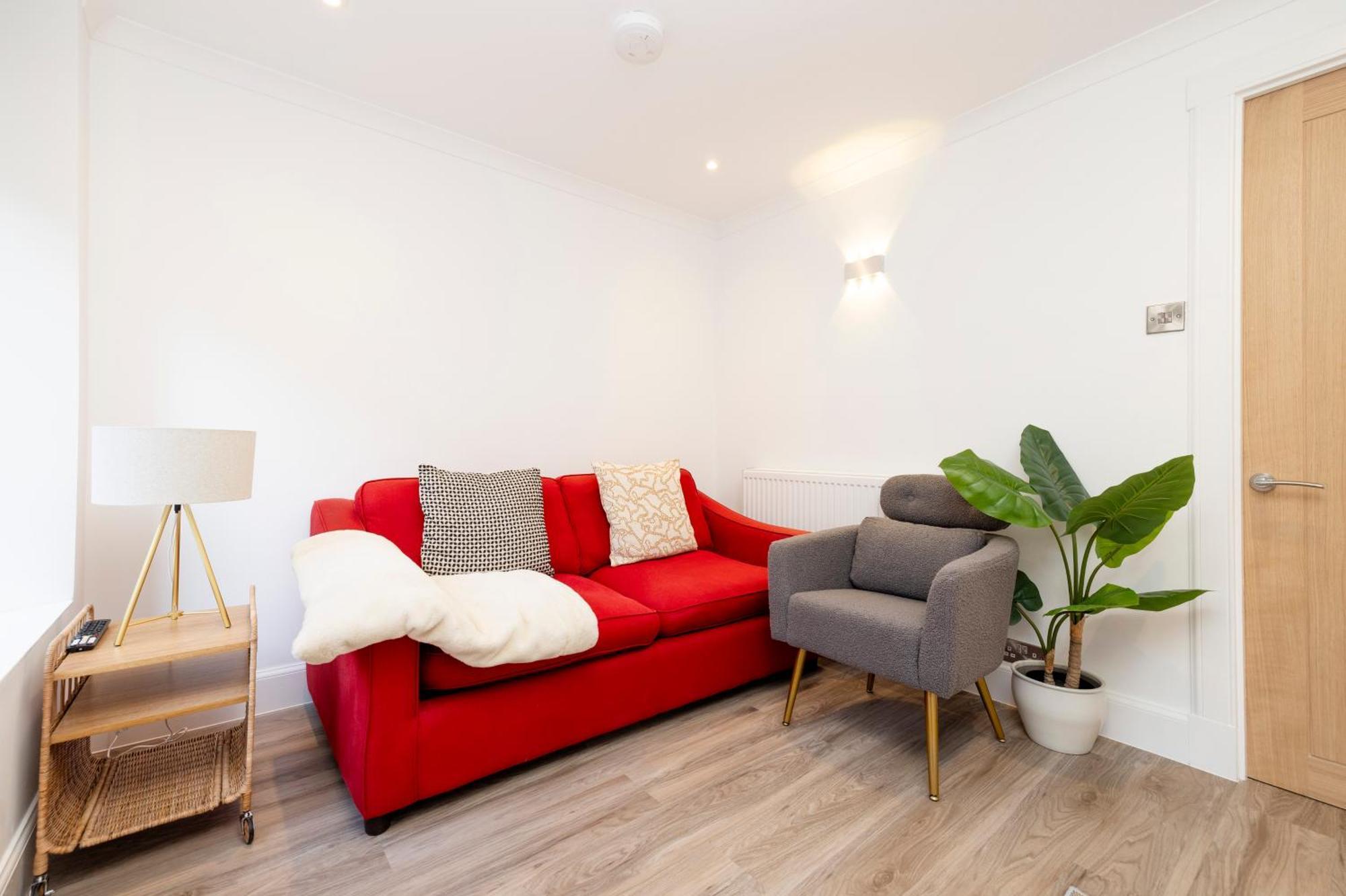 אדינבורו Joivy 3Br Flat In Haymarket With Free Parking מראה חיצוני תמונה