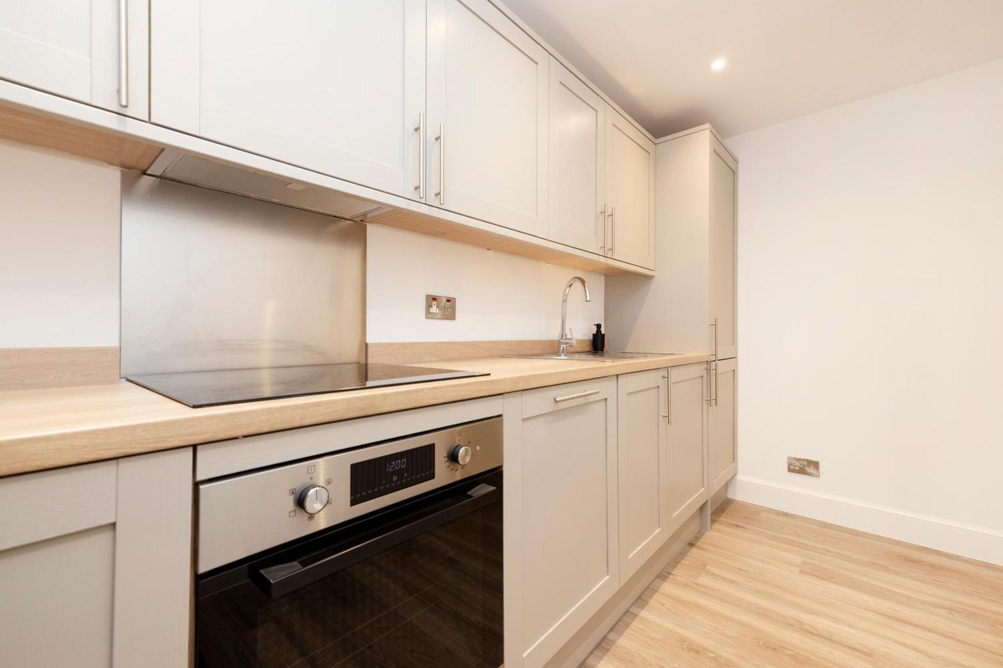 אדינבורו Joivy 3Br Flat In Haymarket With Free Parking מראה חיצוני תמונה
